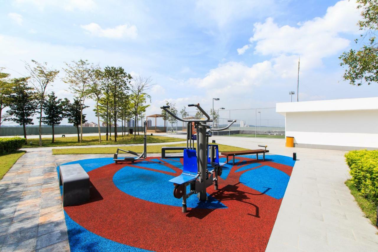 Encorp Strand Residences at Kota Damansara Bagian luar foto